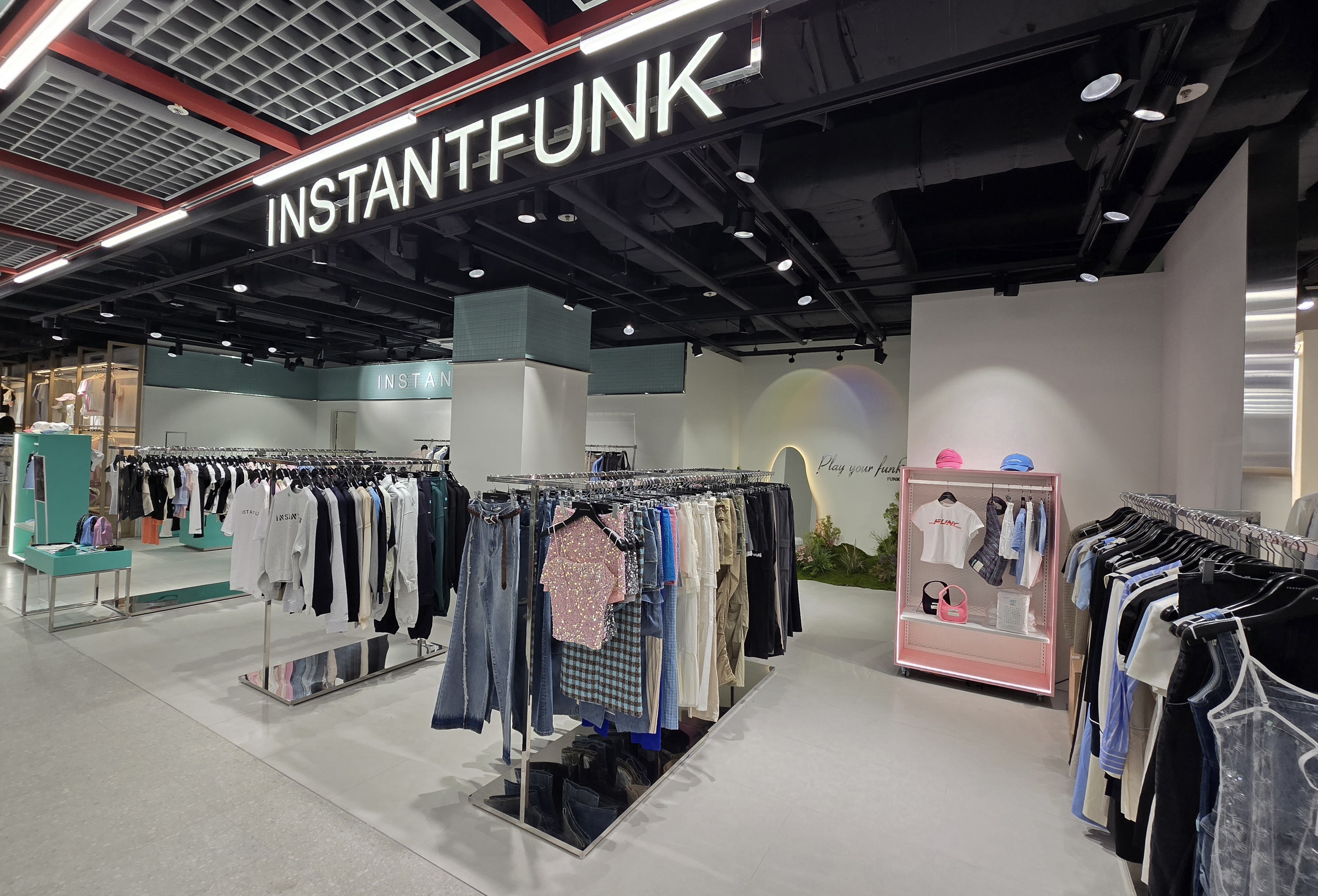 INSTANTFUNK 밀레오레 명동점